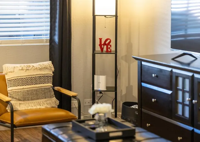 Apartment Incredible Location In Old Town 2 King Bds & Patio
