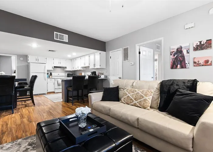 Apartment Incredible Location In Old Town 2 King Bds & Patio
