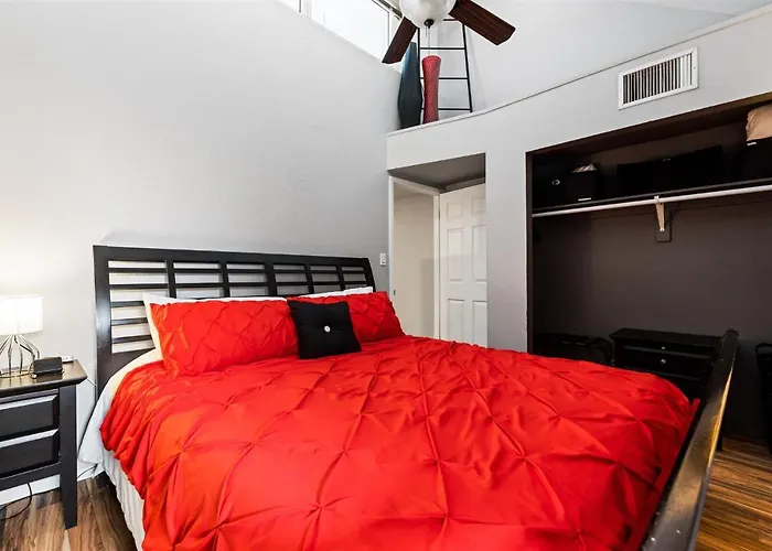 Apartment Incredible Location In Old Town 2 King Bds & Patio *