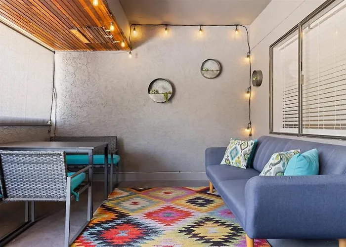 Incredible Location In Old Town 2 King Bds & Patio Apartment *