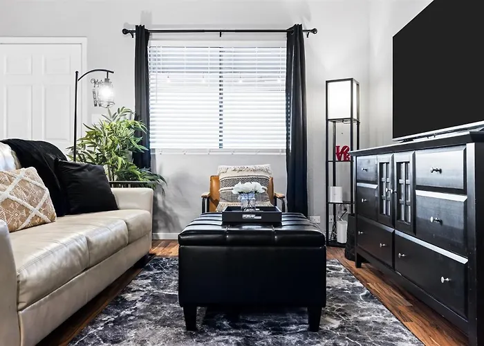 Apartment Incredible Location In Old Town 2 King Bds & Patio *